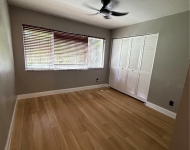 716 Tarpon Street - Photo Thumbnail 5