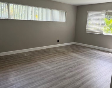 716 Tarpon Street - Photo Thumbnail 1