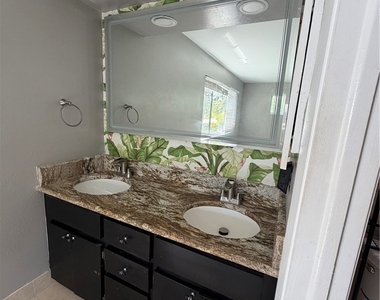 716 Tarpon Street - Photo Thumbnail 3