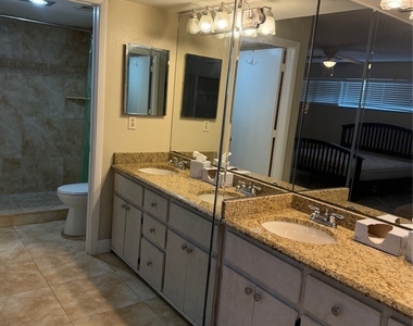 712 Tarpon Street - Photo Thumbnail 3