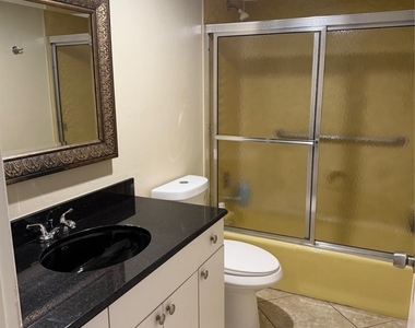 712 Tarpon Street - Photo Thumbnail 6