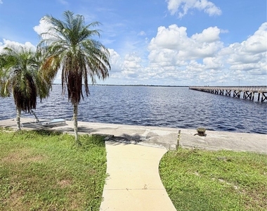 712 Tarpon Street - Photo Thumbnail 14