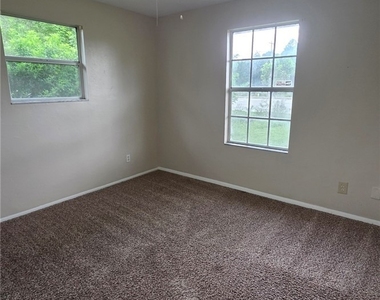 3800 Lee Boulevard - Photo Thumbnail 10