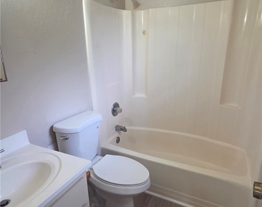 3800 Lee Boulevard - Photo Thumbnail 8