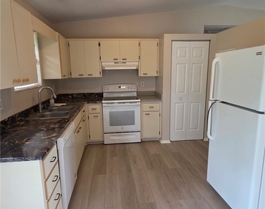 3800 Lee Boulevard - Photo Thumbnail 2