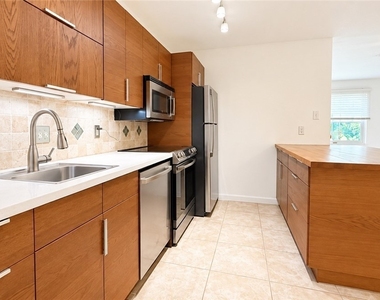 9141 Carolina Street - Photo Thumbnail 7