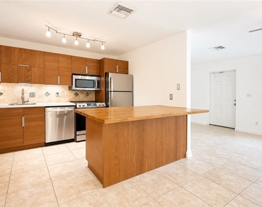 9141 Carolina Street - Photo Thumbnail 8