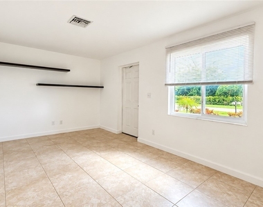 9141 Carolina Street - Photo Thumbnail 3