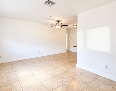 9141 Carolina Street - Photo Thumbnail 4