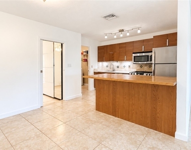 9141 Carolina Street - Photo Thumbnail 6