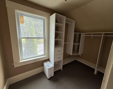 206 Chester - Photo Thumbnail 21