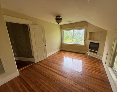 206 Chester - Photo Thumbnail 16