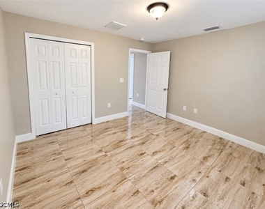 4716 26th Street Sw - Photo Thumbnail 3