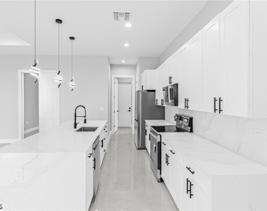 2830 Nw 41st Avenue - Photo Thumbnail 14