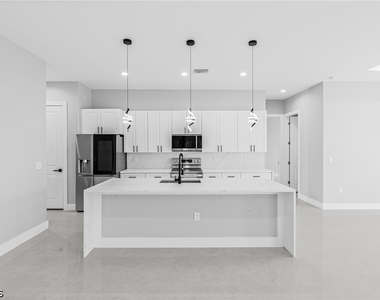 2830 Nw 41st Avenue - Photo Thumbnail 10
