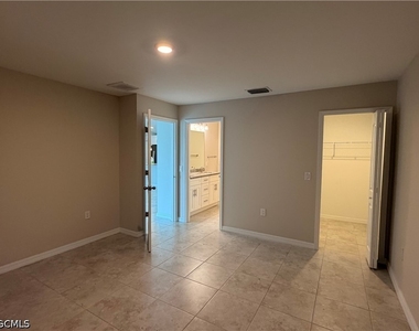 808 Nw 9th Street - Photo Thumbnail 10