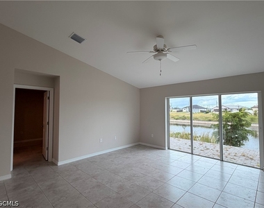 808 Nw 9th Street - Photo Thumbnail 6