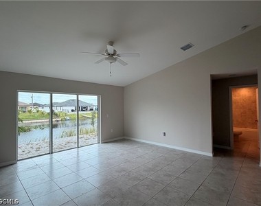 808 Nw 9th Street - Photo Thumbnail 5