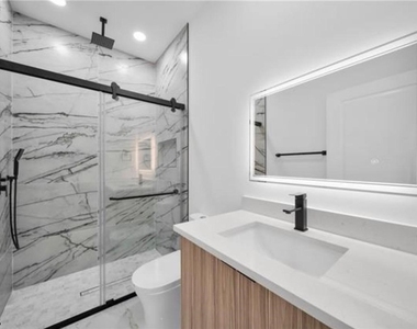 306 Bell Boulevard S - Photo Thumbnail 12