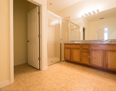 4409 Nw 32nd Terrace - Photo Thumbnail 6