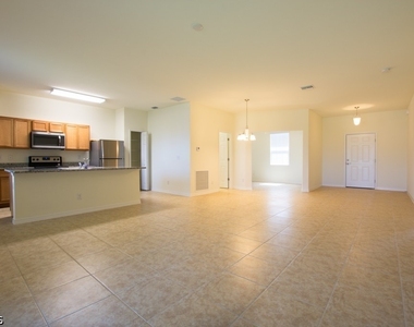4409 Nw 32nd Terrace - Photo Thumbnail 2