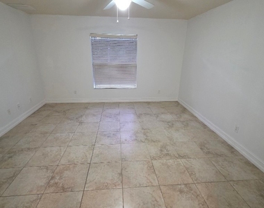 3106 E 10th Street - Photo Thumbnail 18