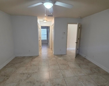 3106 E 10th Street - Photo Thumbnail 19