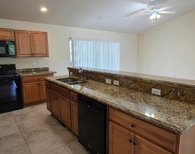 3106 E 10th Street - Photo Thumbnail 7