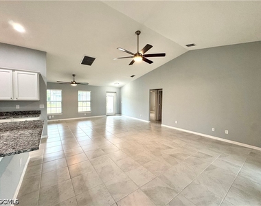 1125 Nw 2nd Place - Photo Thumbnail 15