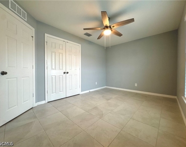 1125 Nw 2nd Place - Photo Thumbnail 11