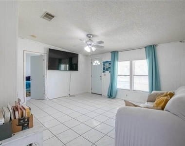 735 N Granja Street - Photo Thumbnail 8