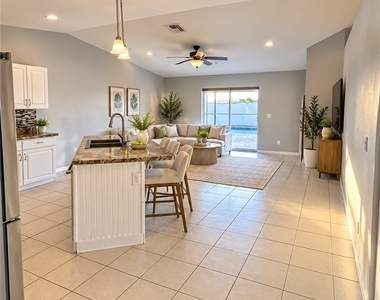 2926 Se Santa Barbara Place - Photo Thumbnail 1
