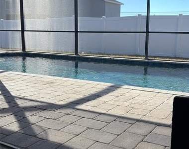 2926 Se Santa Barbara Place - Photo Thumbnail 5