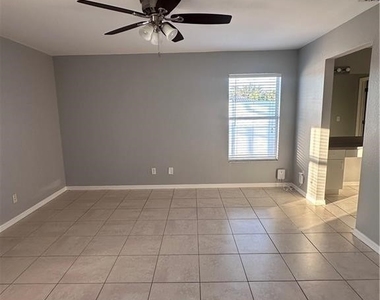 2926 Se Santa Barbara Place - Photo Thumbnail 2
