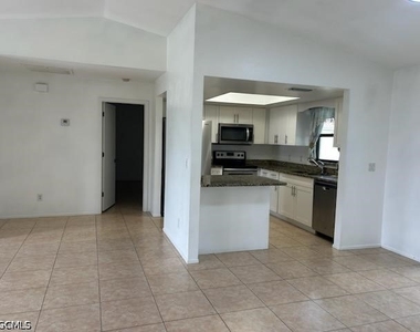 1030 Se 5th Avenue - Photo Thumbnail 7