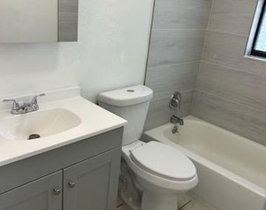 1030 Se 5th Avenue - Photo Thumbnail 25