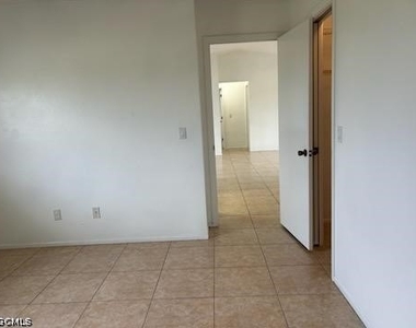 1030 Se 5th Avenue - Photo Thumbnail 16