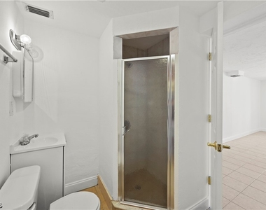 4081 Springs Lane - Photo Thumbnail 12