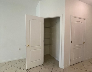 4341 Lazio Way - Photo Thumbnail 15