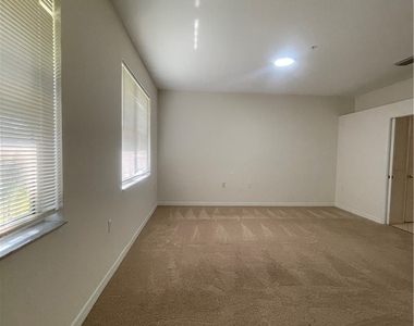 4341 Lazio Way - Photo Thumbnail 23