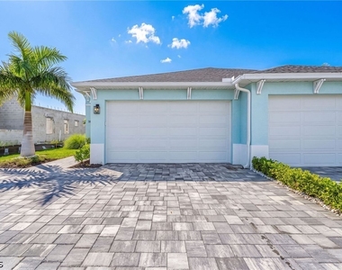 3804 Se 12th Avenue - Photo Thumbnail 1