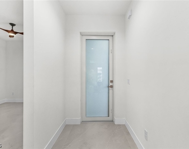 3804 Se 12th Avenue - Photo Thumbnail 3