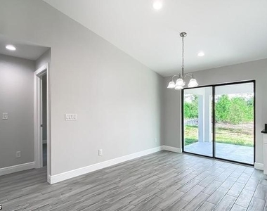 919 Ne 35th Lane - Photo Thumbnail 1