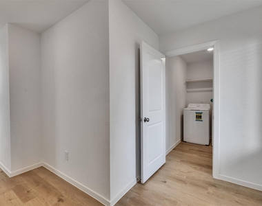 6227 Pelly Place - Photo Thumbnail 4