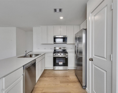6227 Pelly Place - Photo Thumbnail 6