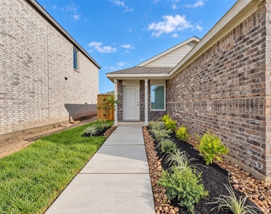 6227 Pelly Place - Photo Thumbnail 2