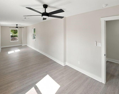 1720 Pasadena Street - Photo Thumbnail 3