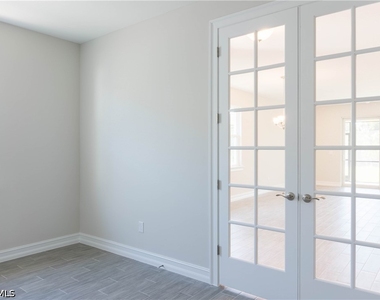 1050 Enbrook Loop - Photo Thumbnail 12