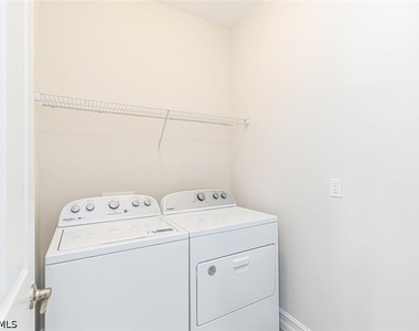 1050 Enbrook Loop - Photo Thumbnail 17