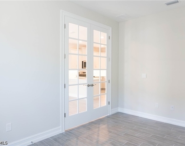 1050 Enbrook Loop - Photo Thumbnail 11